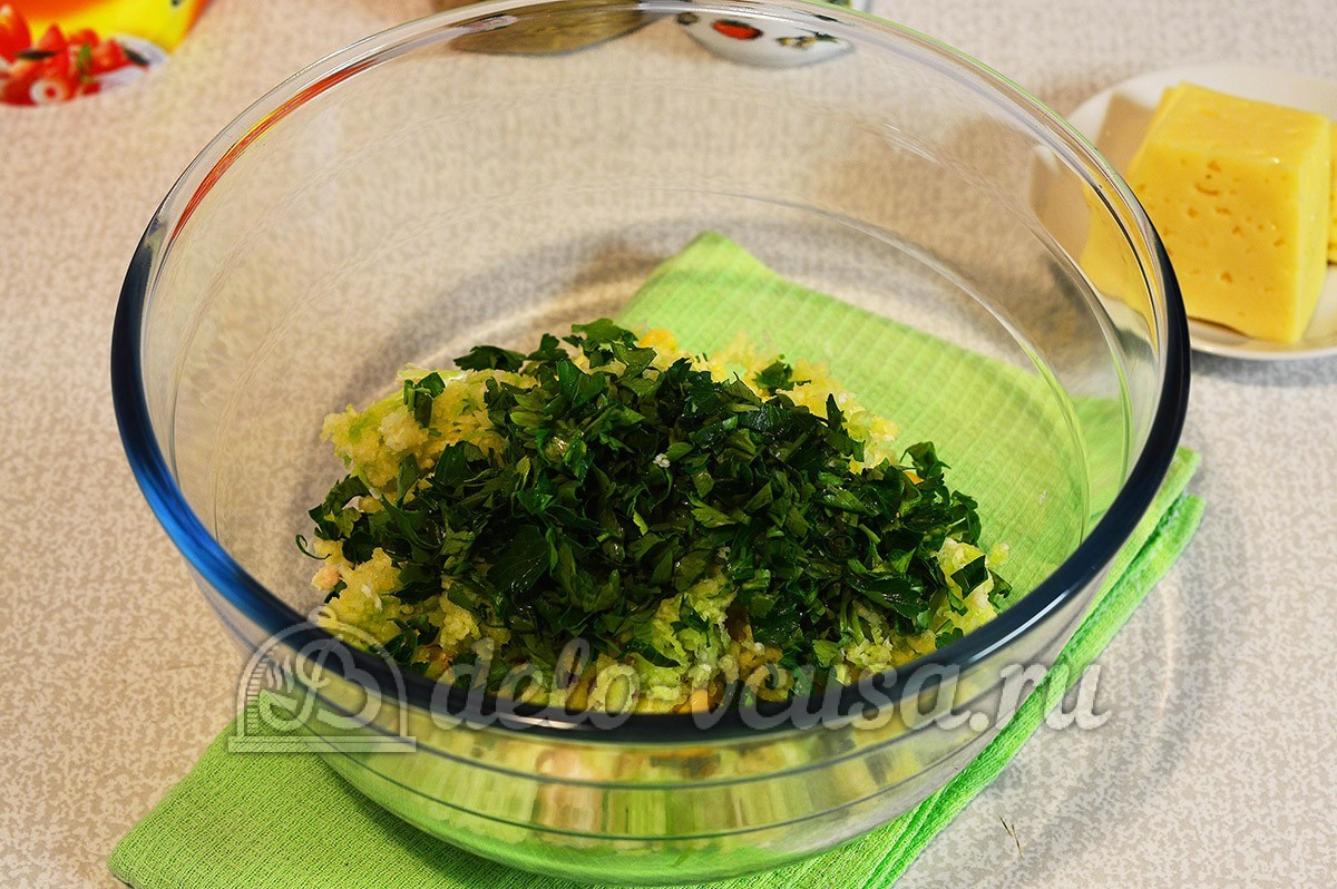 Шаг 3 приготовления Салат из редьки с курицей
