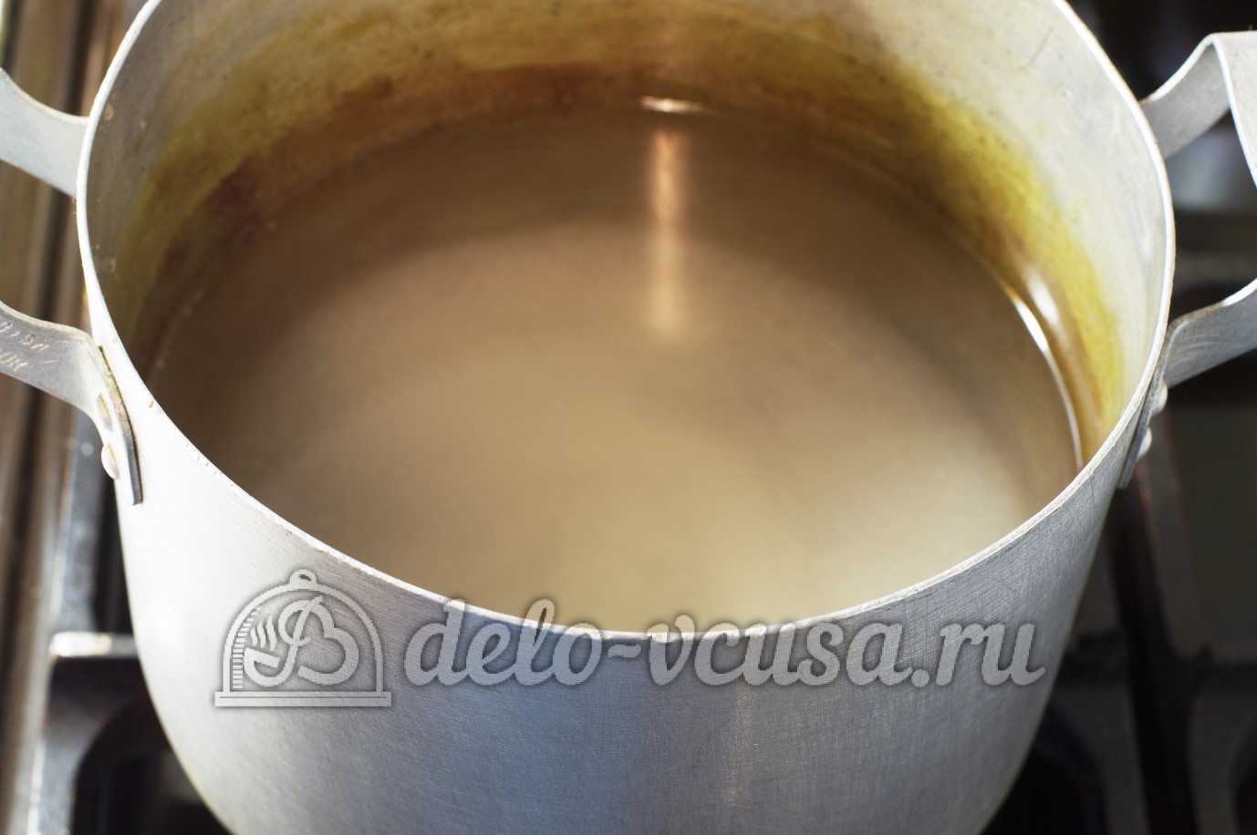 Шаг 1 приготовления Сало в луковой шелухе