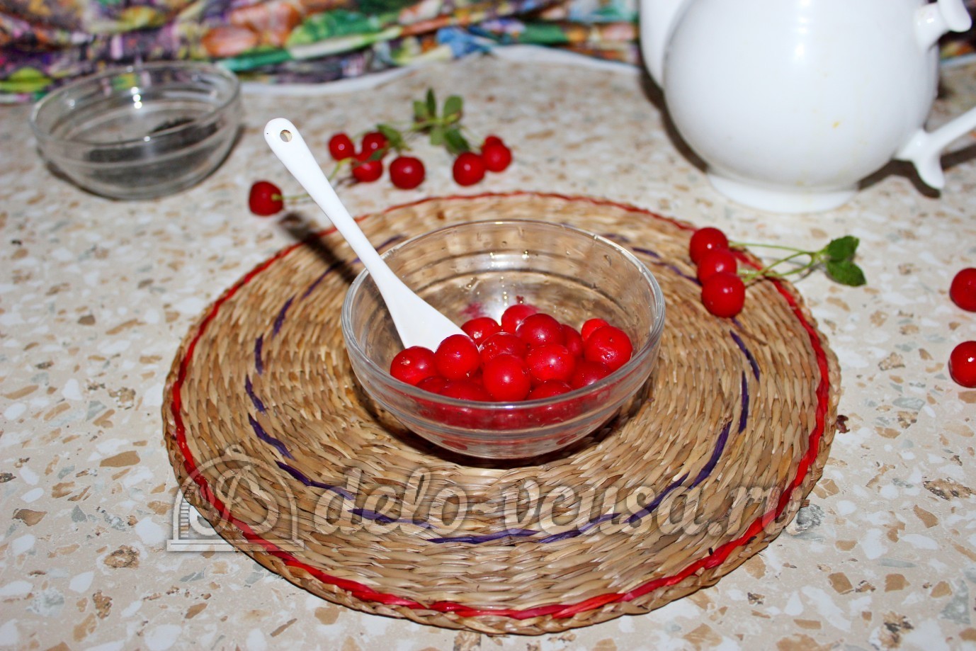Шаг 1 приготовления Чай с вишней