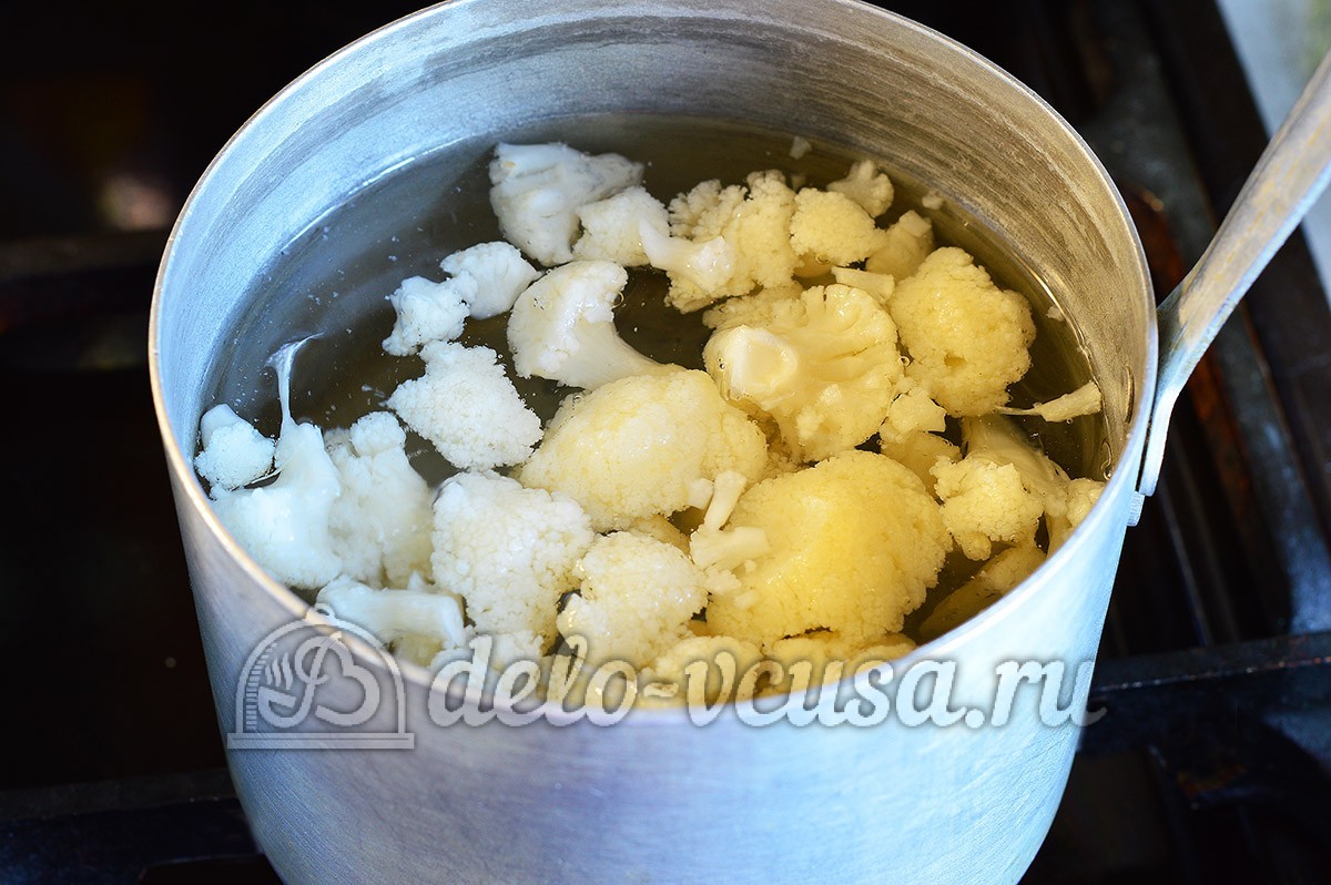 Шаг 1 приготовления Овощной салат с сухариками