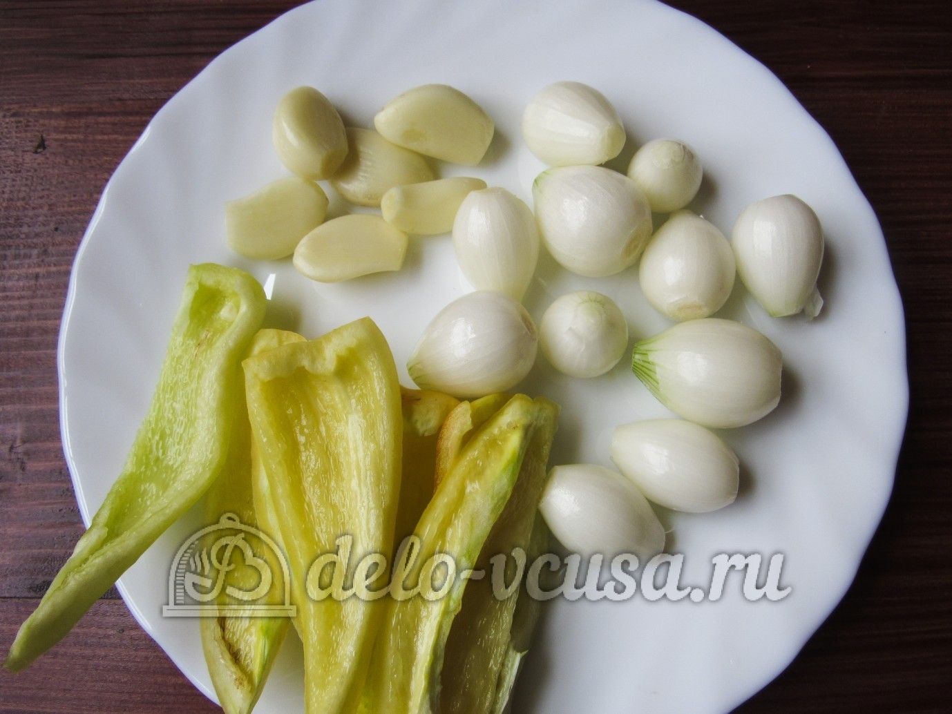 Шаг 1 приготовления Маринованные помидоры с перцем и луком на зиму