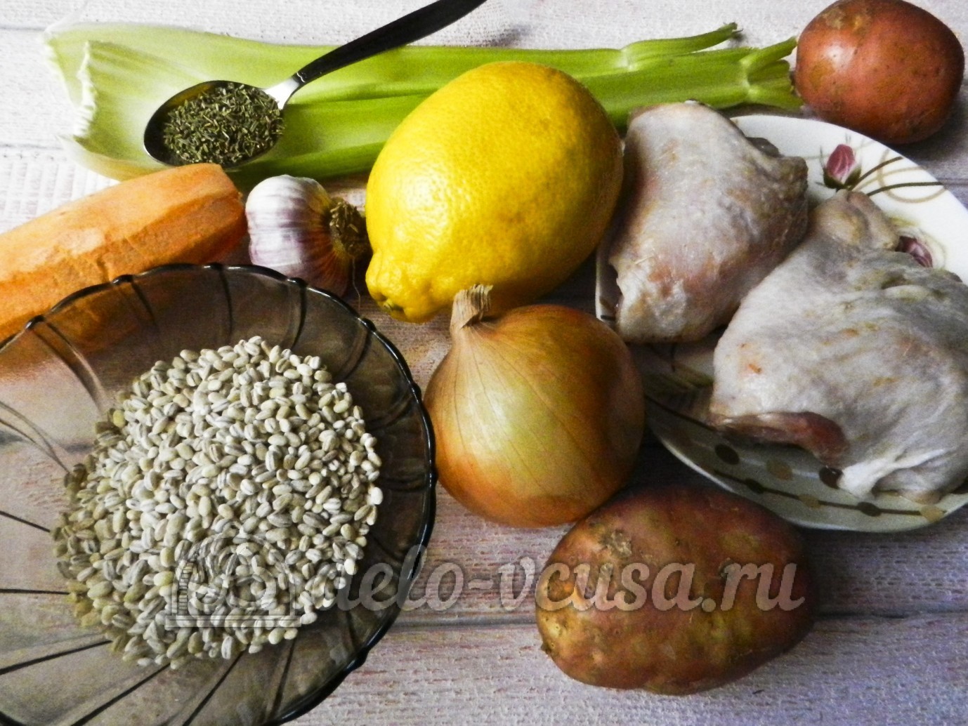 Ингредиенты Куриный суп с перловкой Фото ингредиенты Куриный суп с перловкой