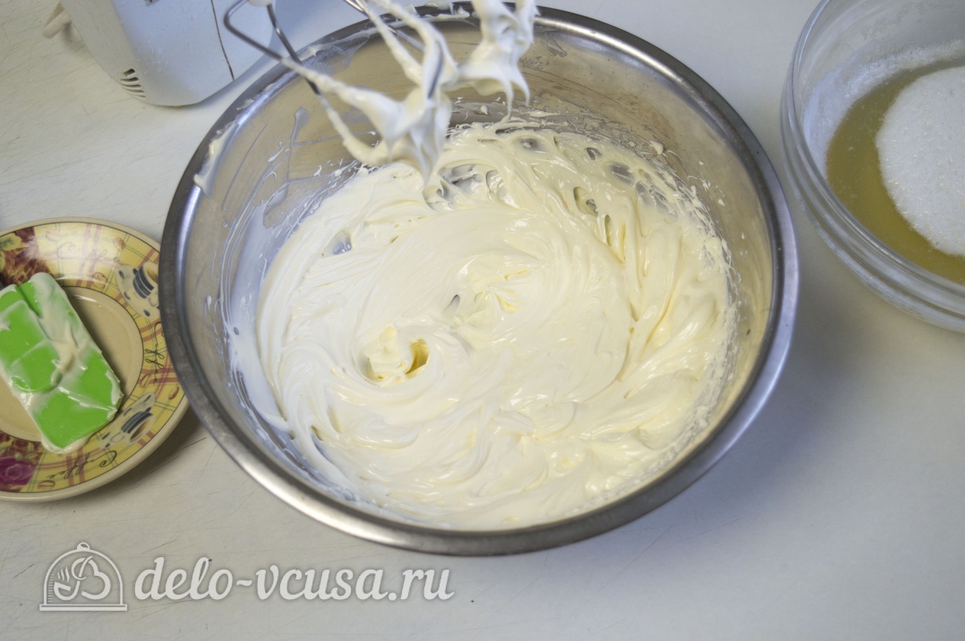 Шаг 4 приготовления Масляный крем на швейцарской меренге