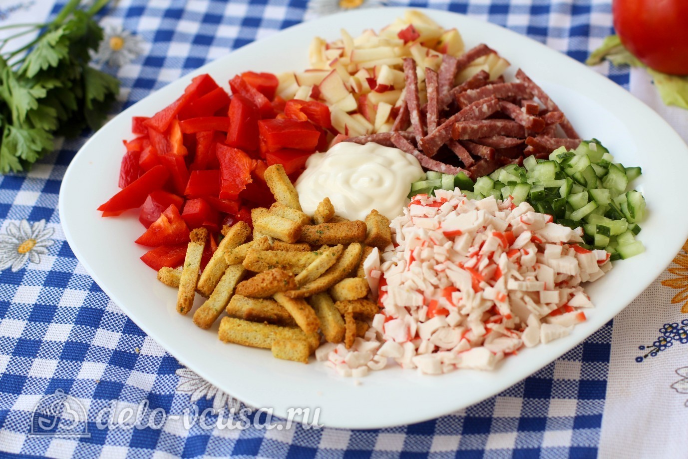Обложка рецепта Салат ромашка с сухариками