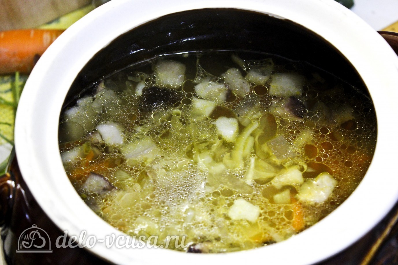 Шаг 12 приготовления Щи с курицей и грибами