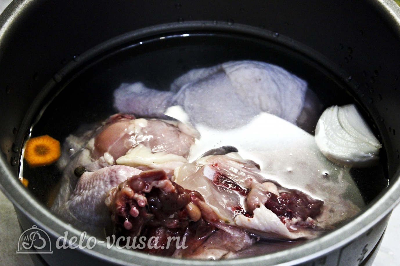 Шаг 2 приготовления Щи с курицей и грибами