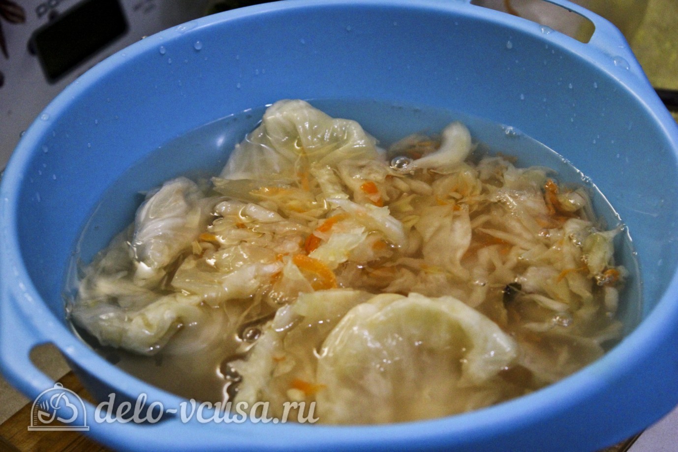 Шаг 6 приготовления Щи с курицей и грибами