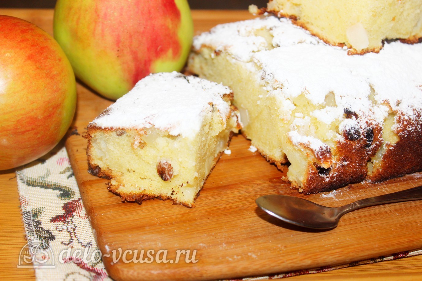 Шаг 11 приготовления Пирог с яблоками и изюмом