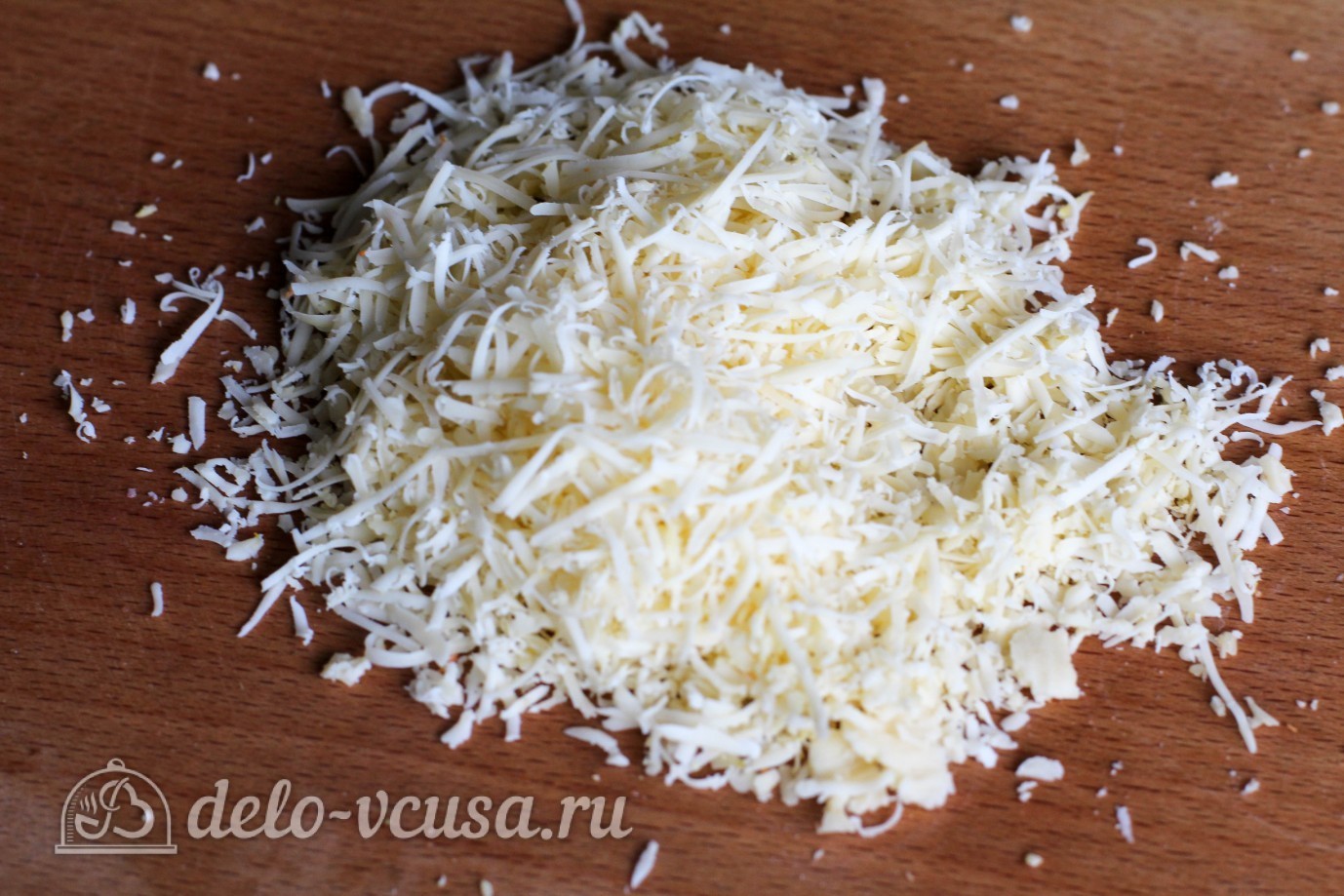 Шаг 2 приготовления Салат с помидорами и сыром