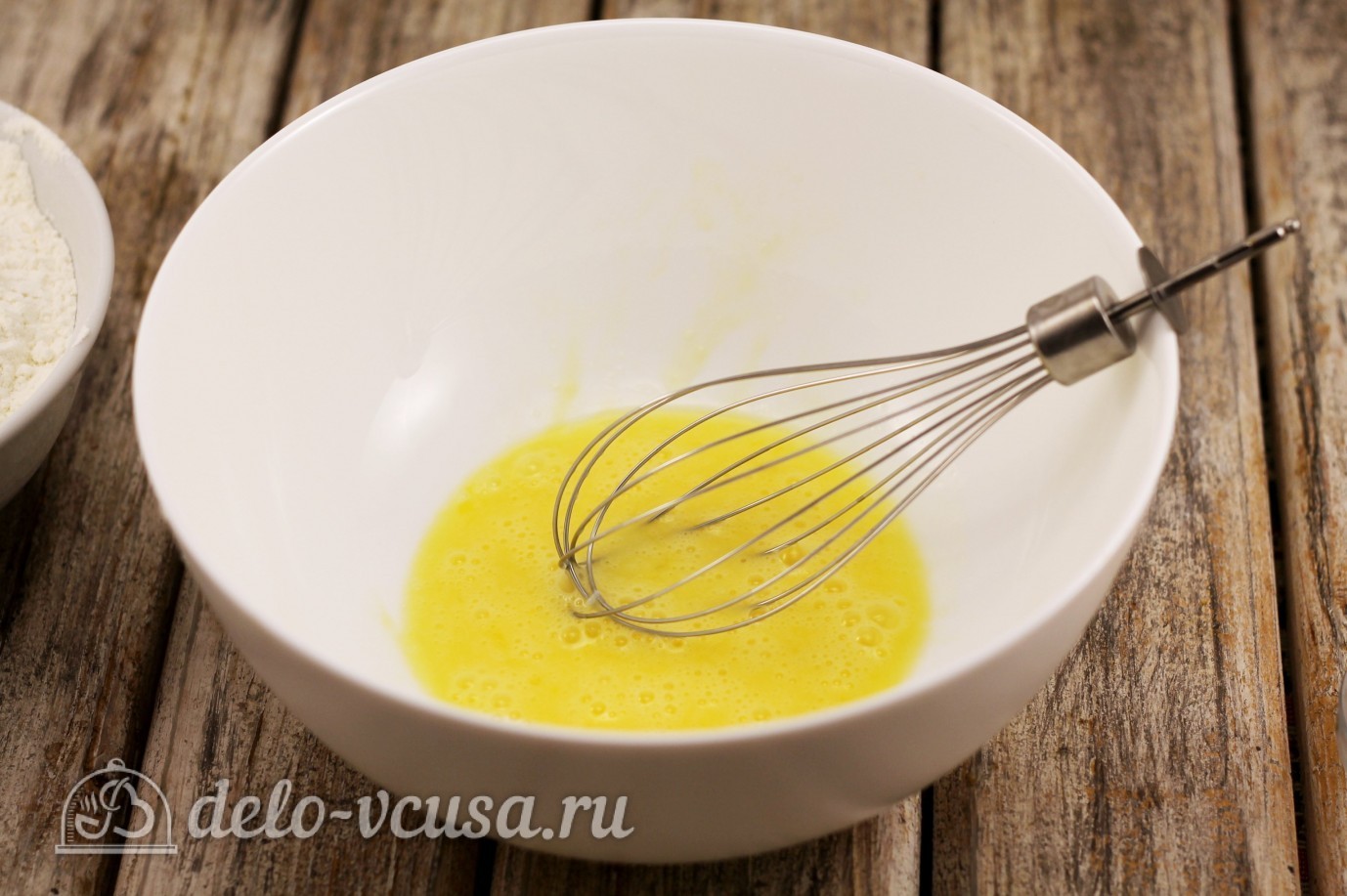 Шаг 1 приготовления Блины на сметане и кефире