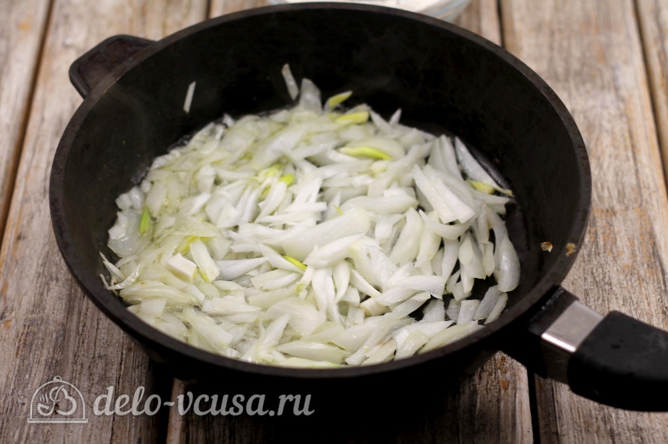 Шаг 1 приготовления Жульен с курицей и грибами