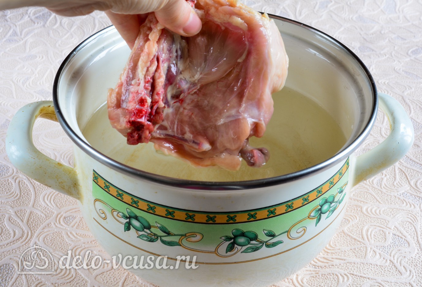 Шаг 1 приготовления Куриный суп с вермишелью и картошкой