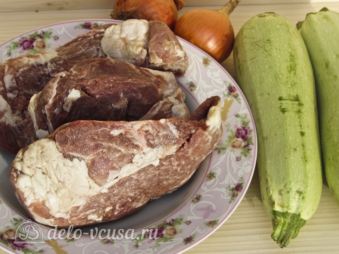Ингредиенты Жареное мясо с кабачками Фото ингредиенты Жареное мясо с кабачками