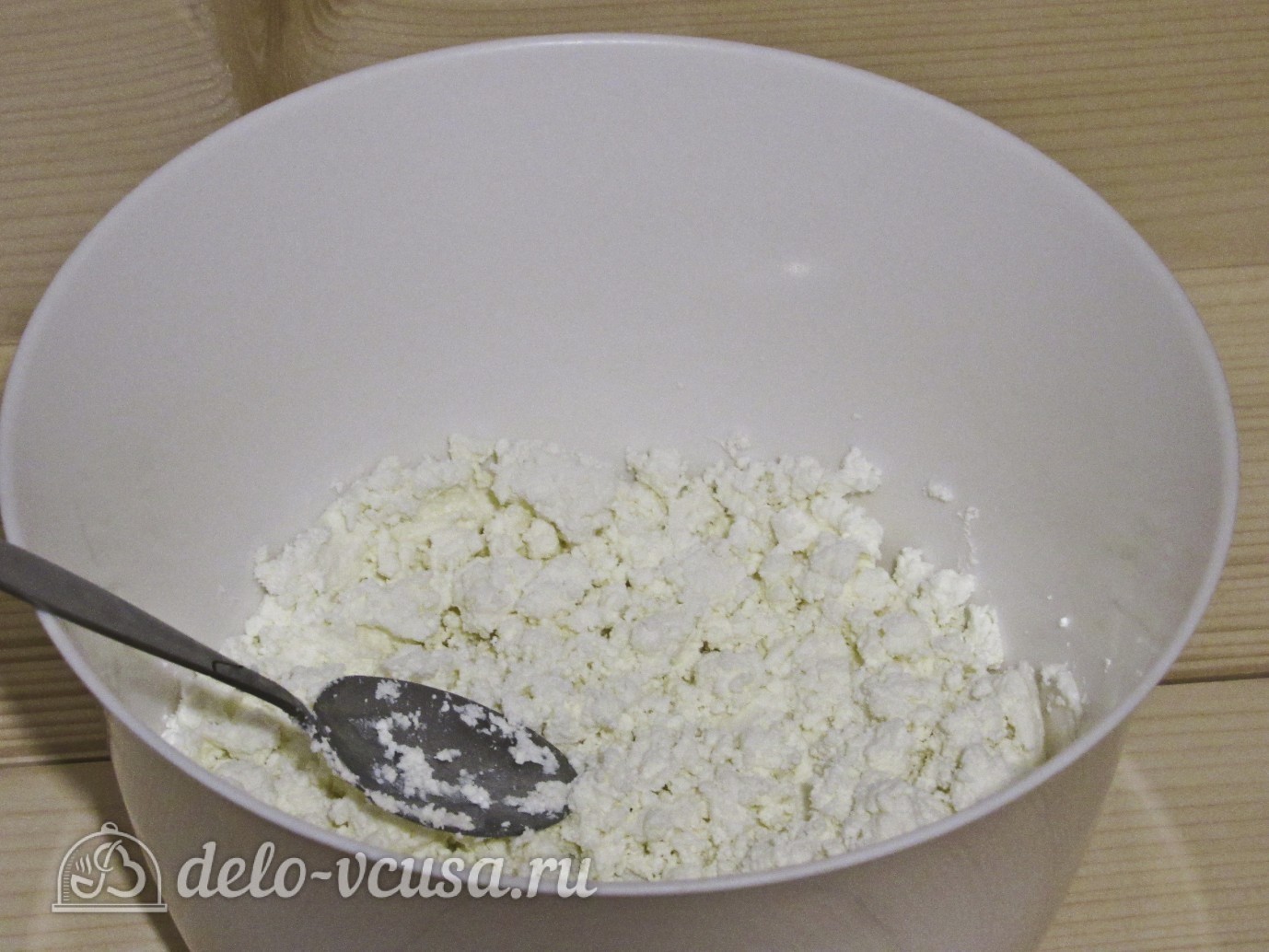 Шаг 1 приготовления Торт из печенья с творогом и клубникой
