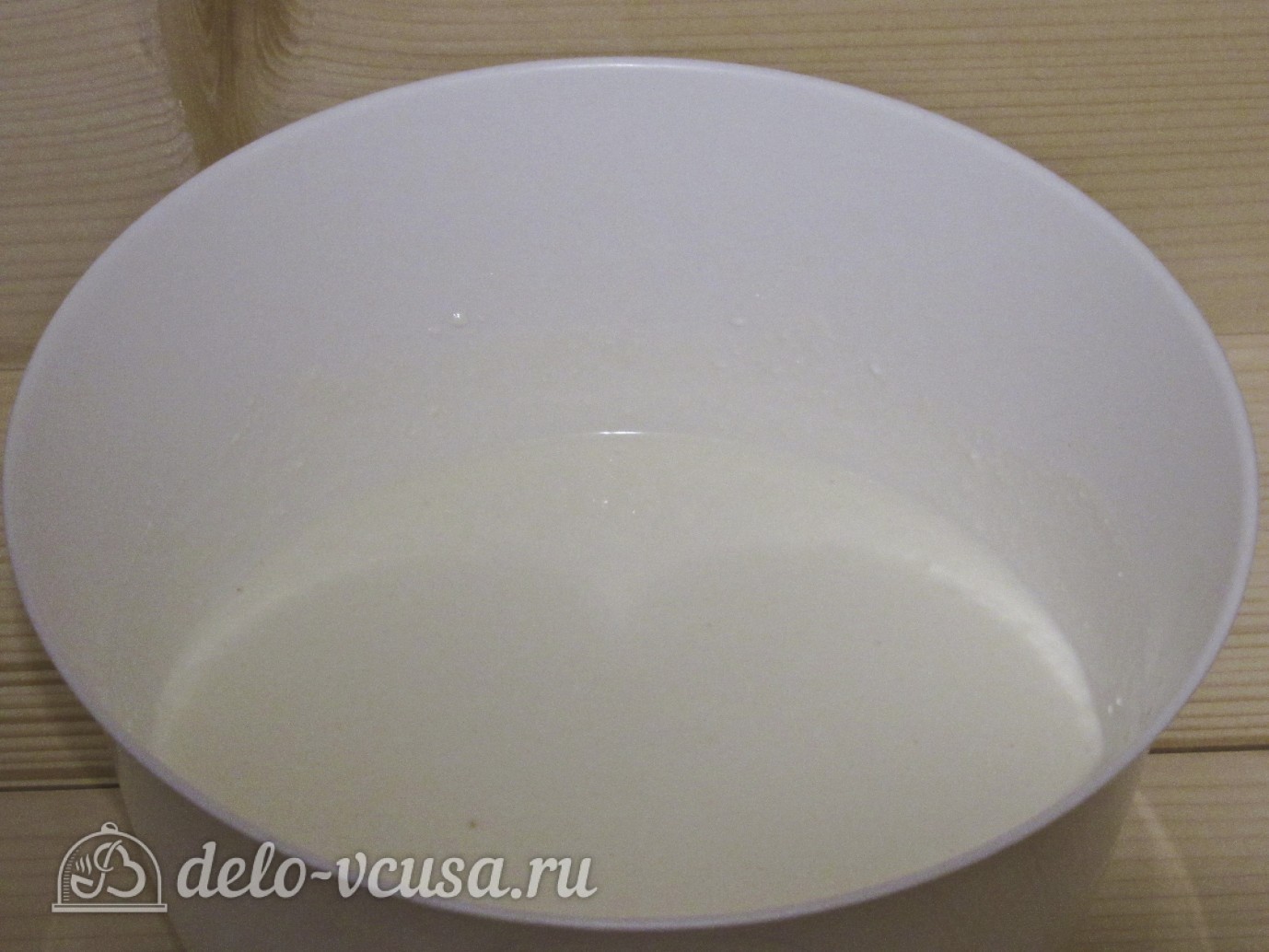 Шаг 7 приготовления Торт из печенья с творогом и клубникой