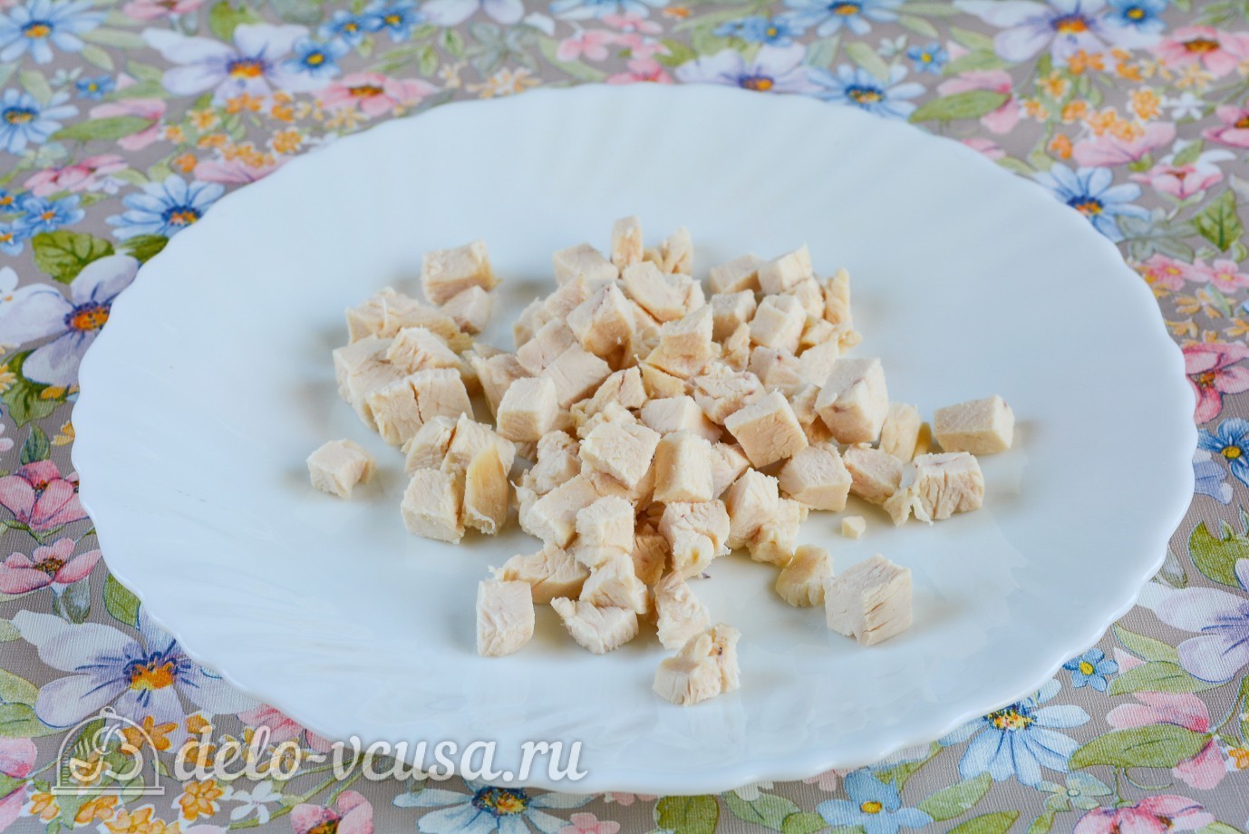Шаг 1 приготовления Салат с курицей и овощами