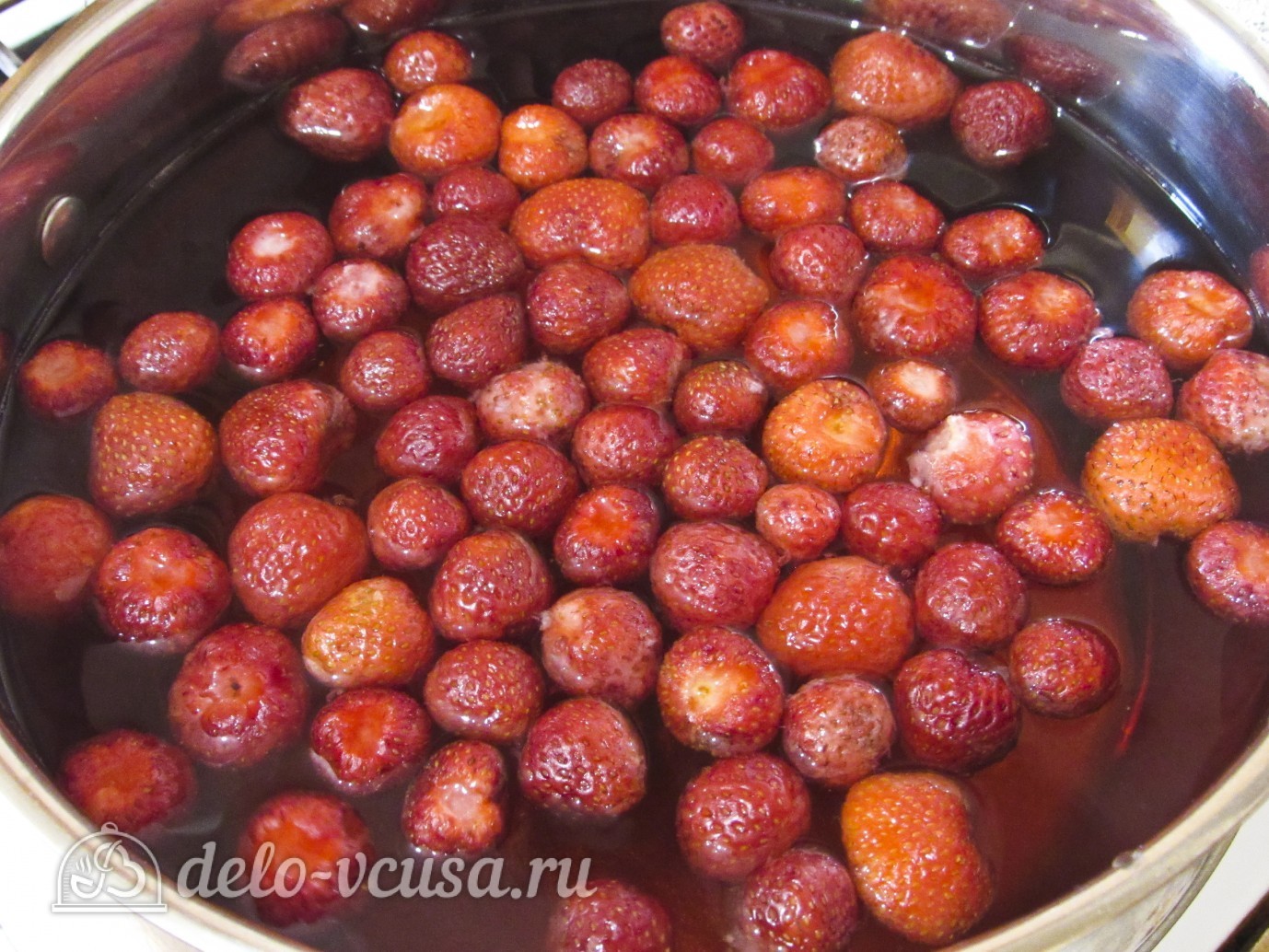Шаг 3 приготовления Клубничный компот с мятой