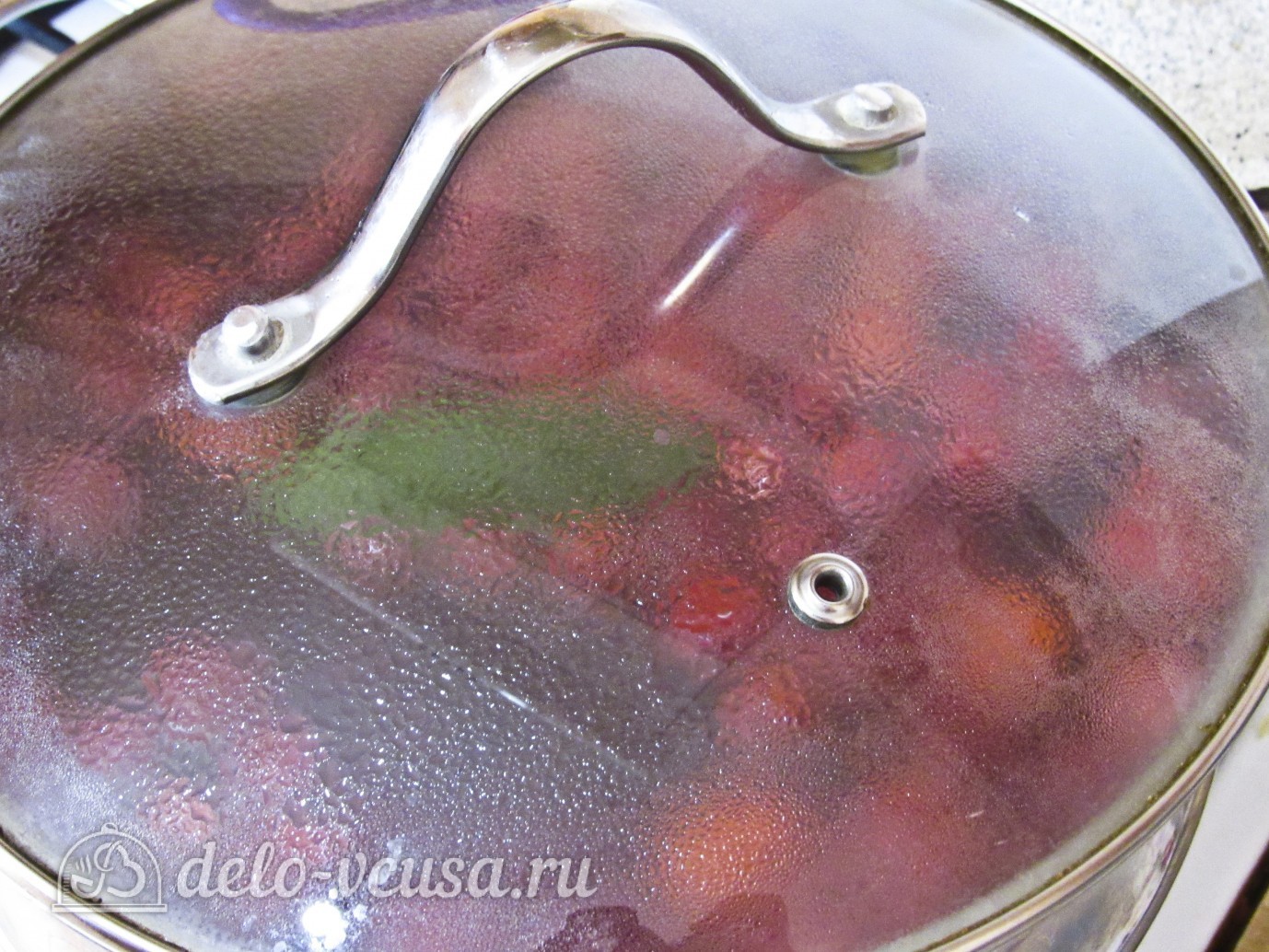 Шаг 5 приготовления Клубничный компот с мятой
