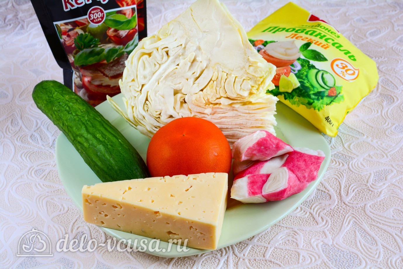 Ингредиенты Салат с крабовыми палочками, сыром и помидорами Фото ингредиенты Салат с крабовыми палочками, сыром и помидорами