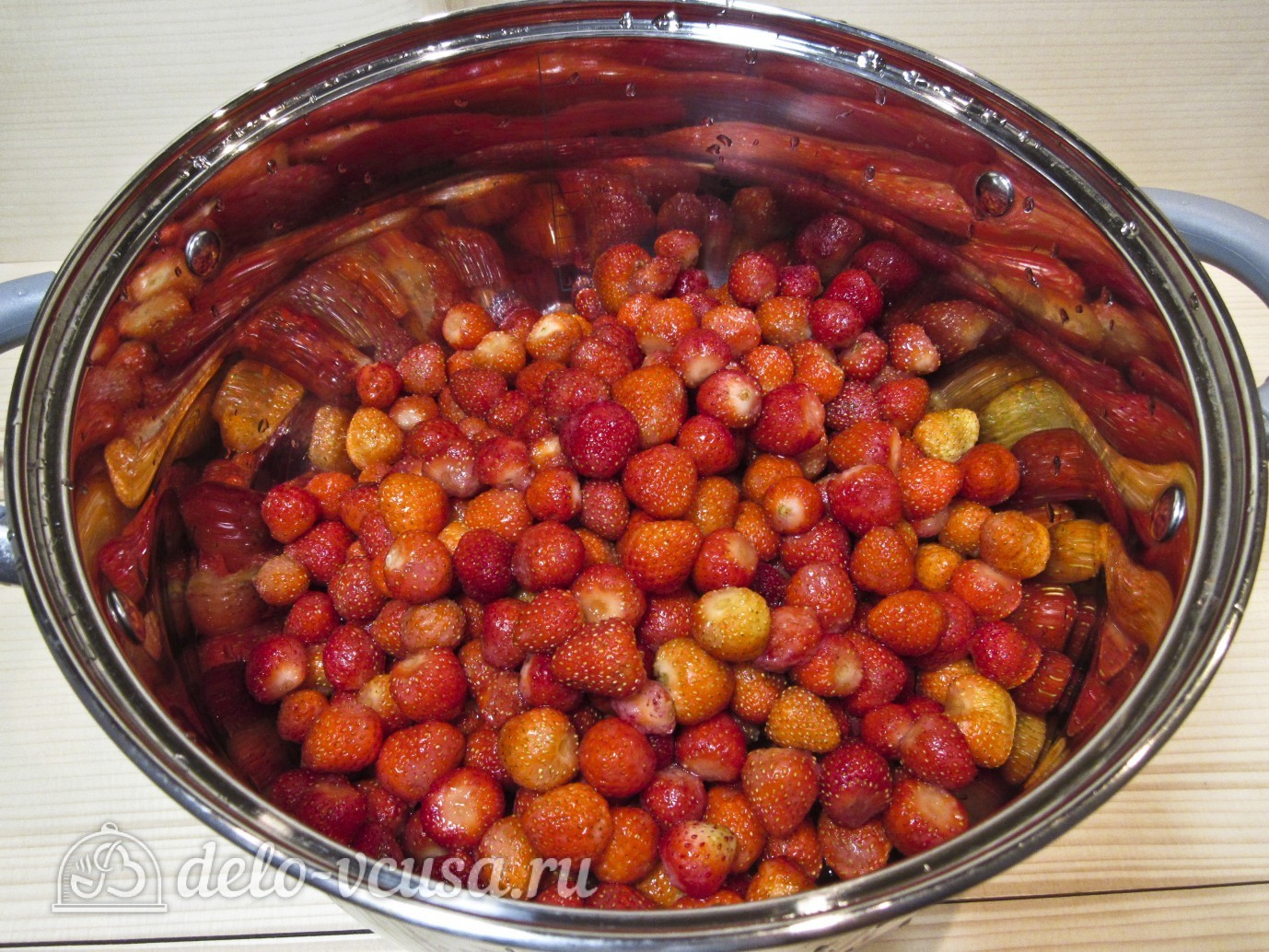 Шаг 2 приготовления Клубнично-банановое варенье