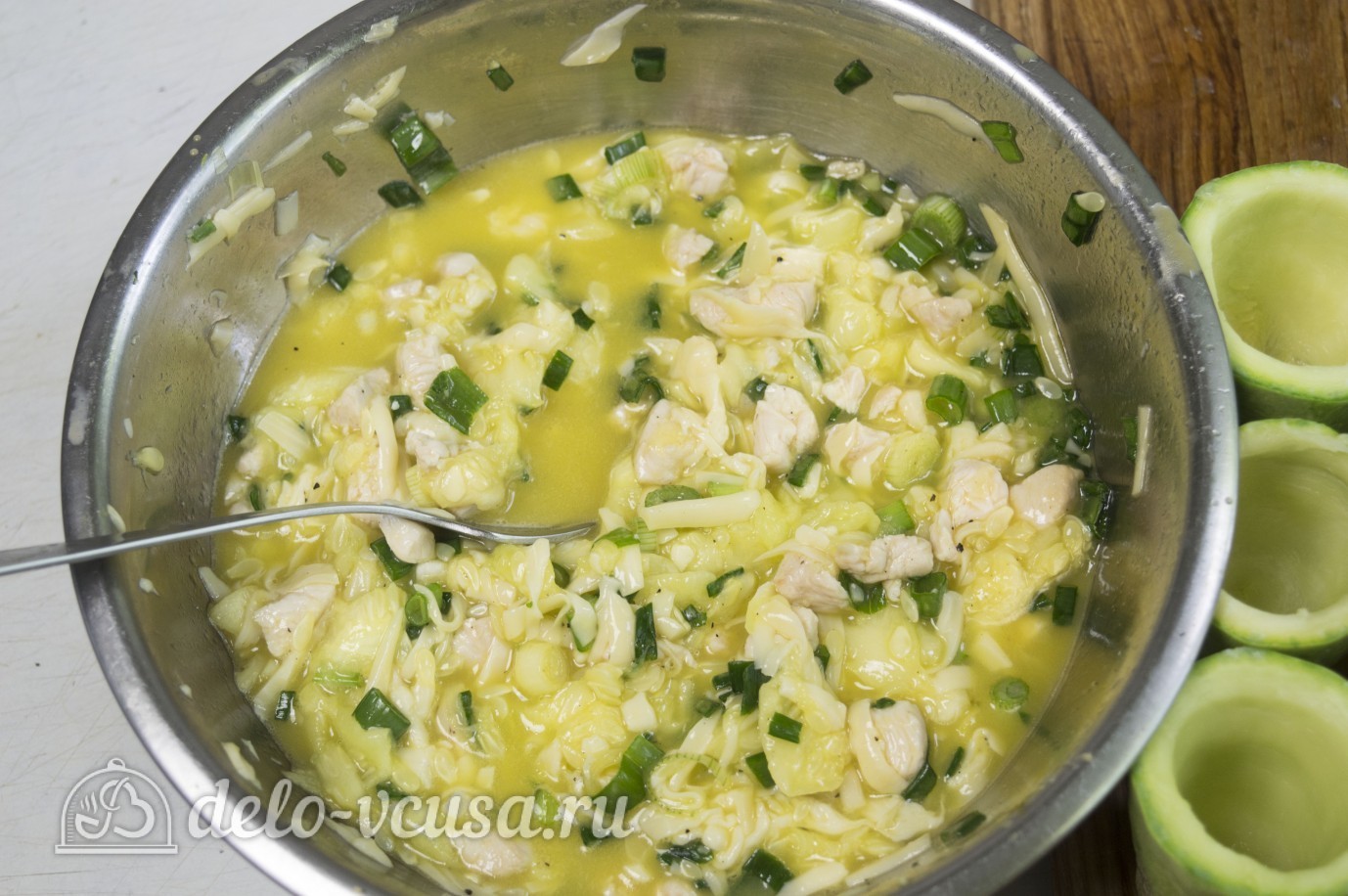 Шаг 10 приготовления Фаршированные кабачки с курицей и сыром в духовке