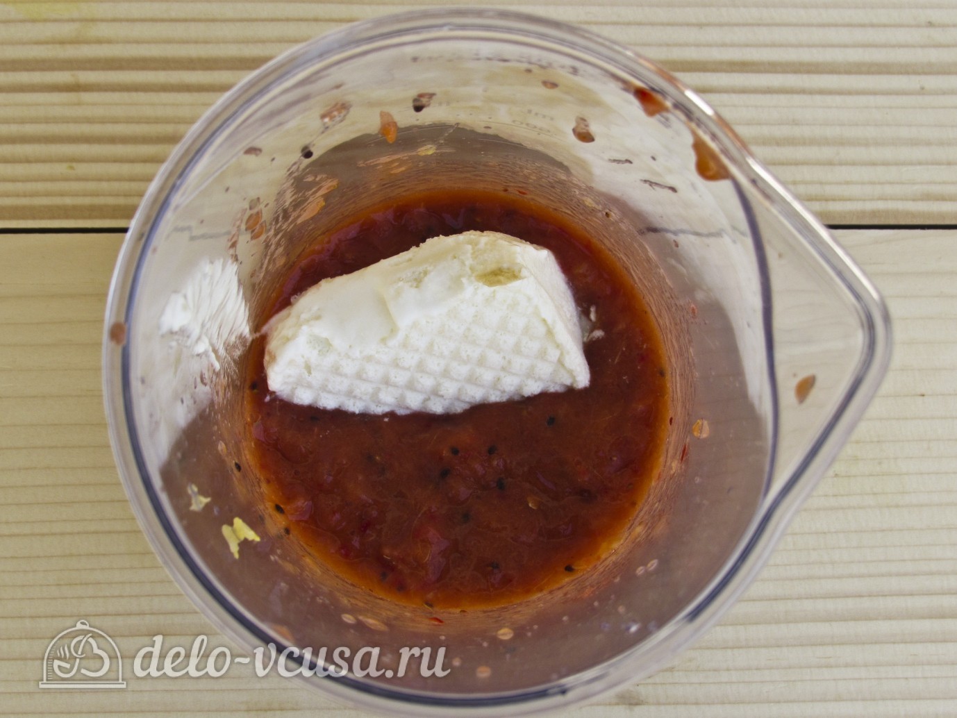 Шаг 5 приготовления Молочный коктейль с апельсином, киви и клубникой