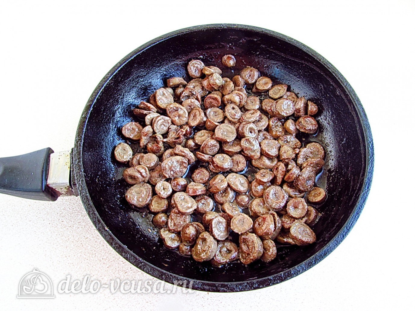 Шаг 4 приготовления Салат с куриными сердечками и корейской морковью