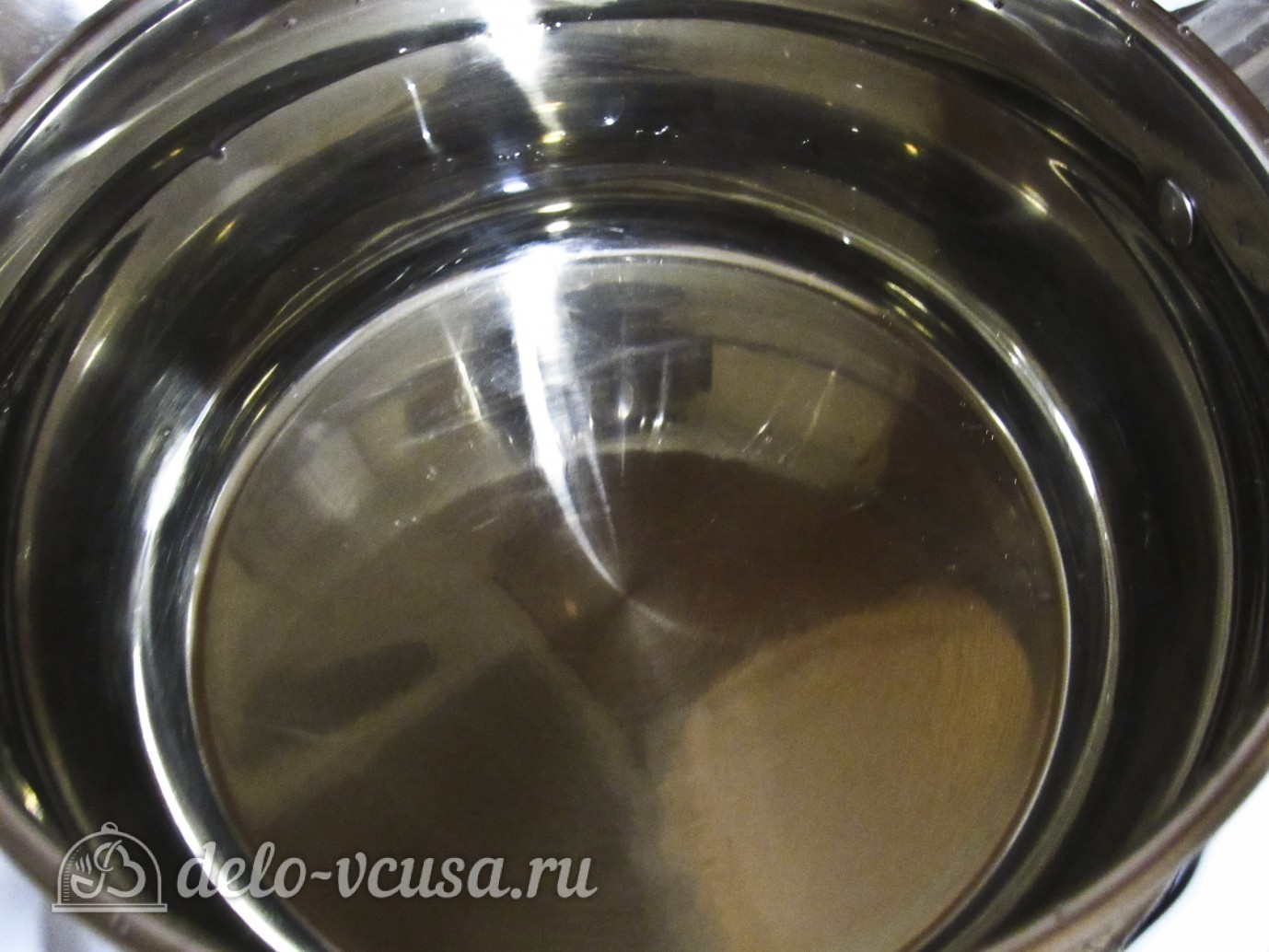 Шаг 10 приготовления Огурцы маринованные с красной смородиной