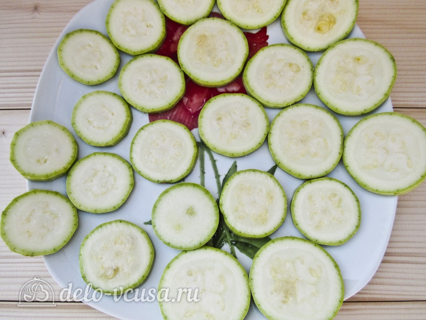 Шаг 1 приготовления Закуска из жареных кабачков с помидором