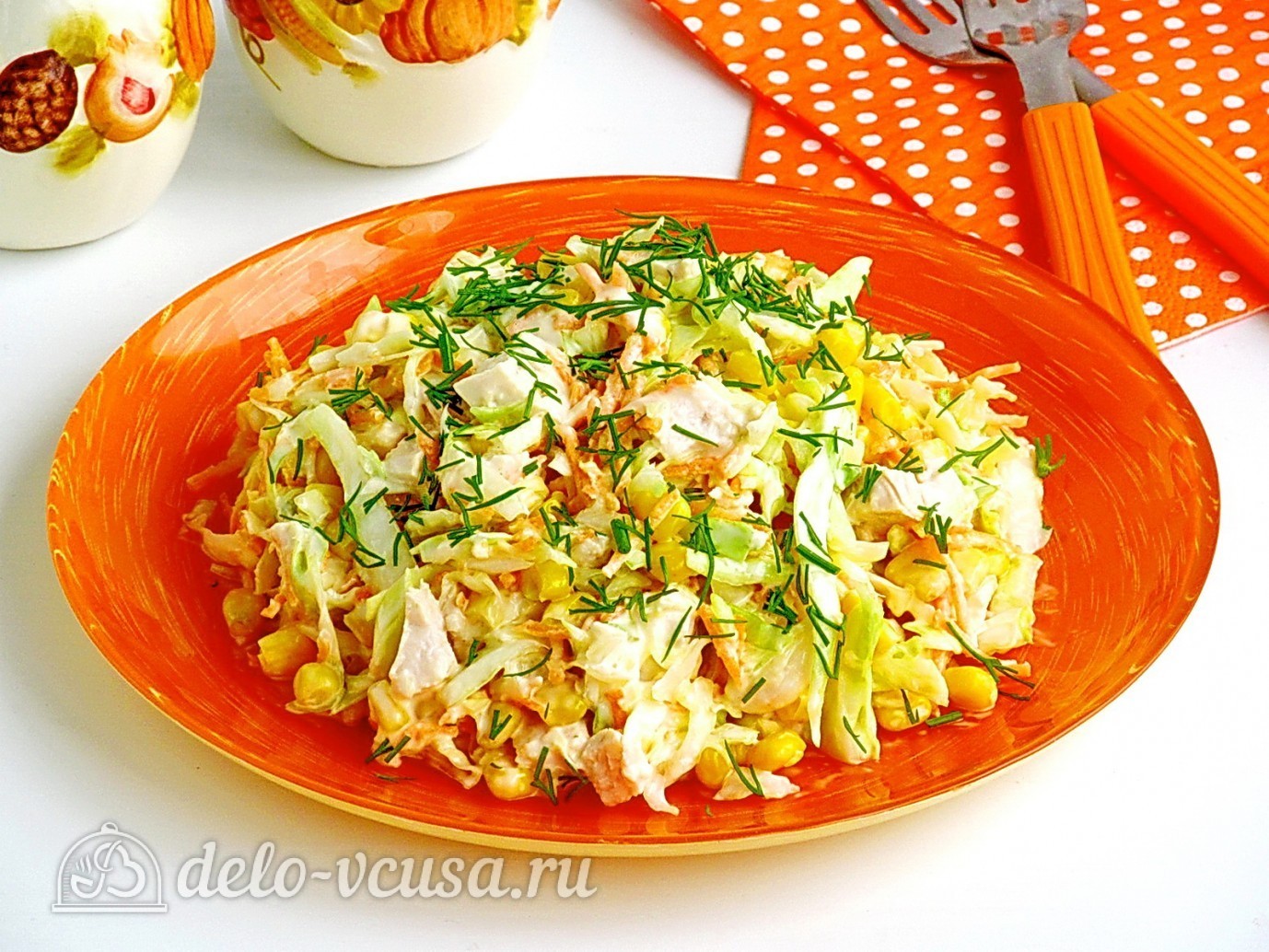 Обложка рецепта Салат из капусты, курицы и кукурузы