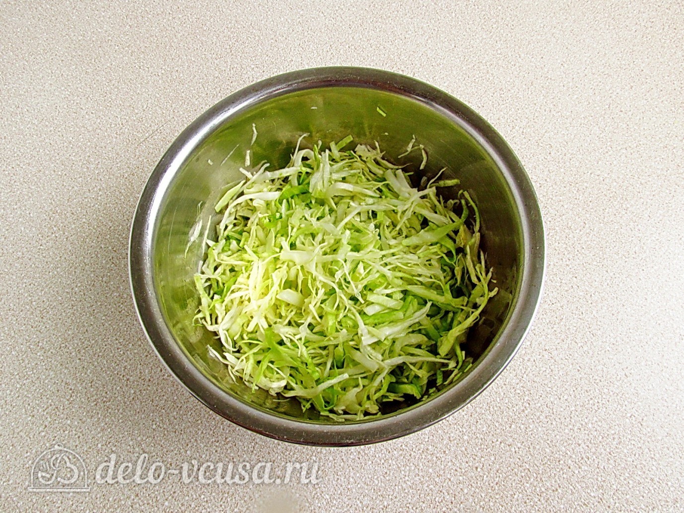 Шаг 2 приготовления Салат из капусты, перца и кукурузы