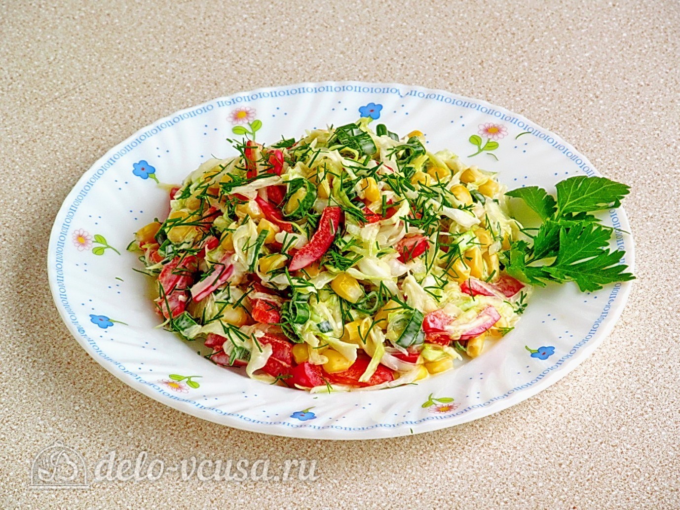 Шаг 8 приготовления Салат из капусты, перца и кукурузы
