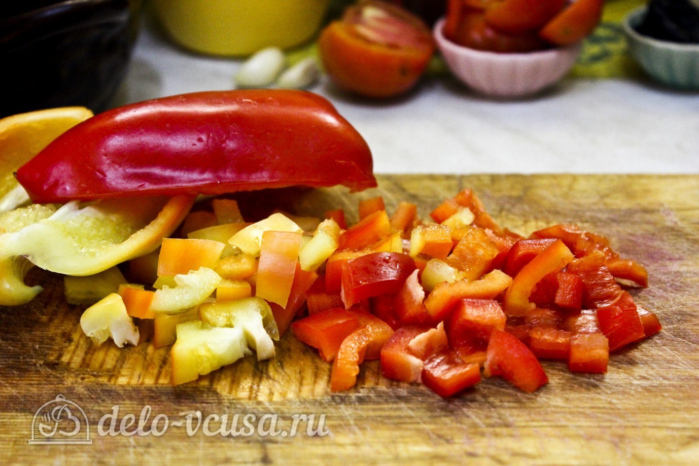 Шаг 5 приготовления Жаркое с курицей и черносливом в горшочках