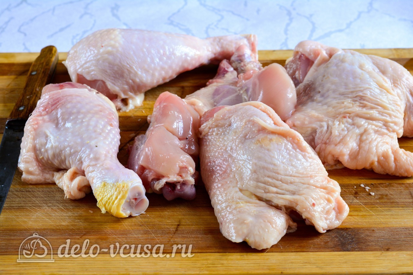 Шаг 1 приготовления Тушеная курица в майонезе на сковороде
