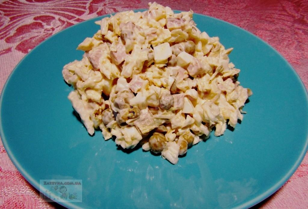 Обложка рецепта Салат с пекинской капустой и копченым мясом