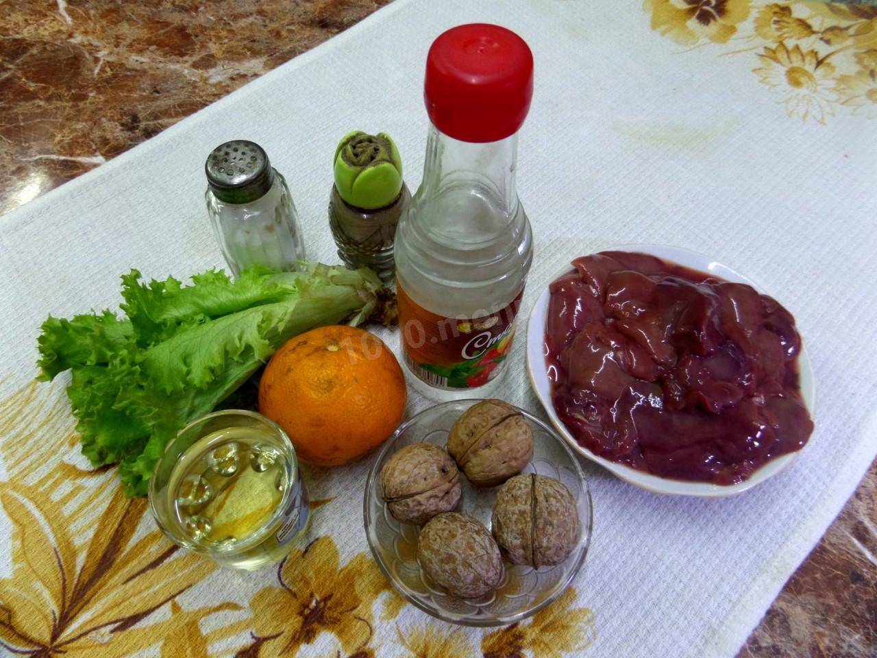 Шаг 1 приготовления Салат из куриной печени и апельсинов