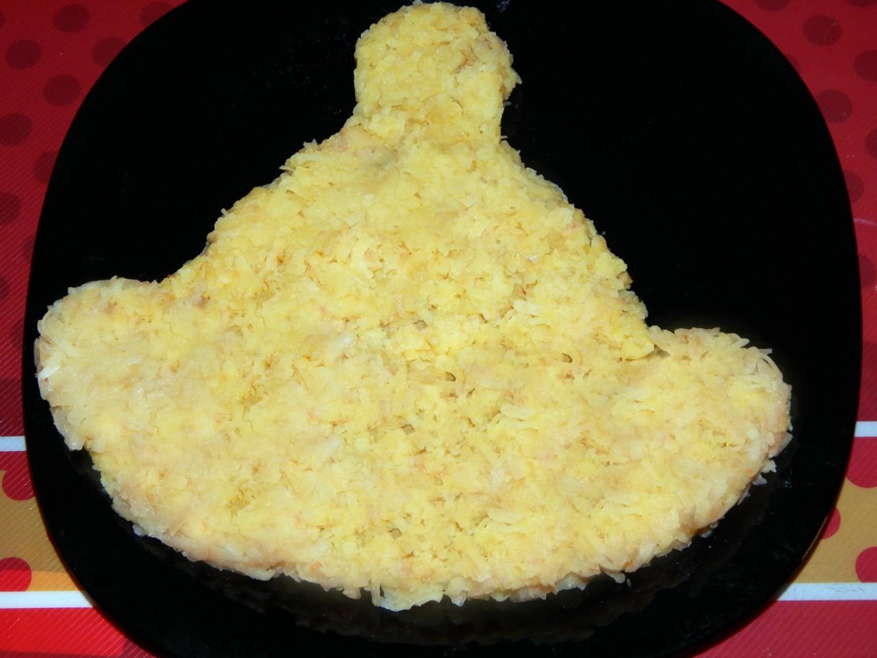 Шаг 2 приготовления Салат Шапка Деда Мороза