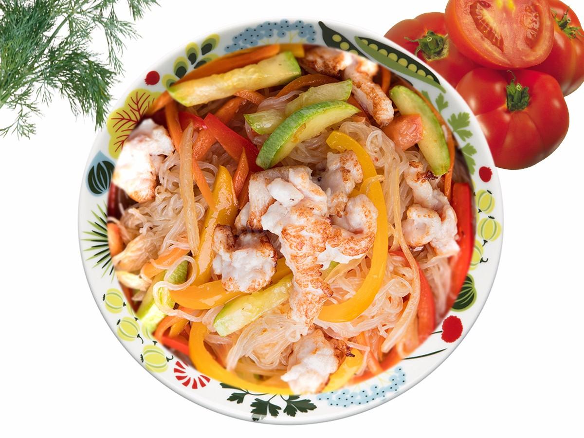 Обложка рецепта Крахмальная лапша с куриным филе и цукини