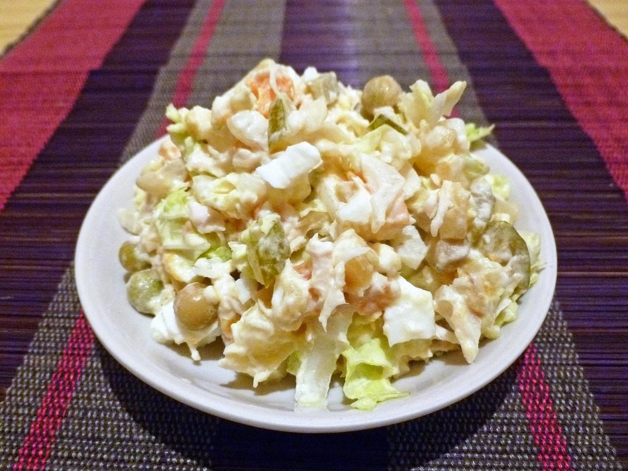 Шаг 16 приготовления Салат с пекинской капустой и куриной грудкой и сельдереем