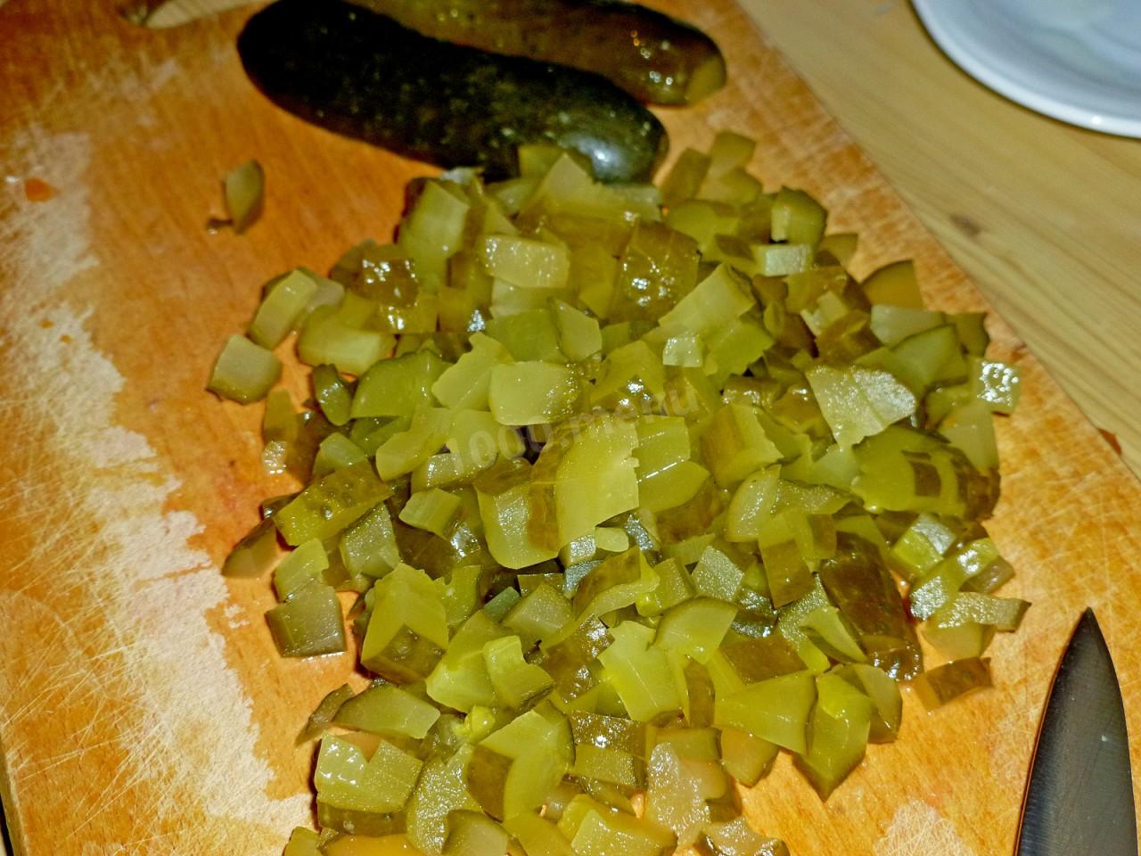 Шаг 7 приготовления Салат с пекинской капустой и куриной грудкой и сельдереем