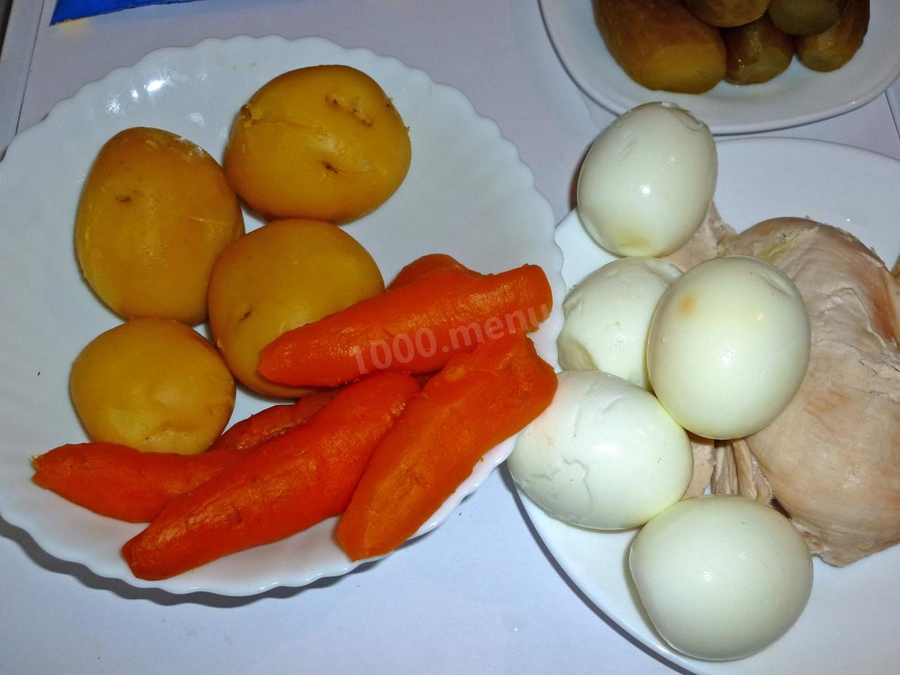 Шаг 9 приготовления Салат с пекинской капустой и куриной грудкой и сельдереем