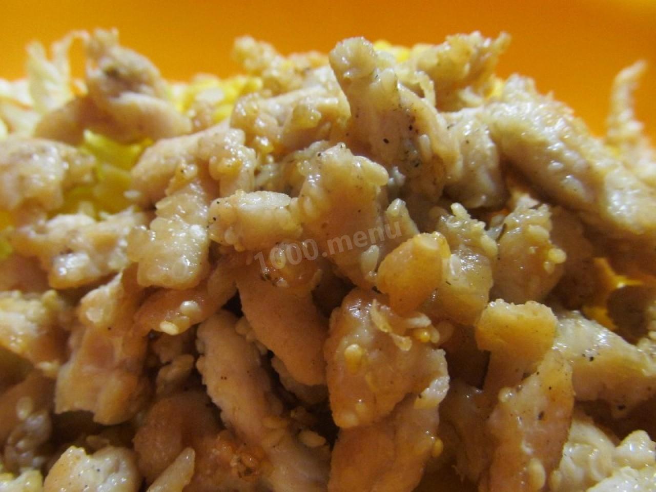 Шаг 11 приготовления Салат Ревнивец с сухариками, пекинской капустой, курицей