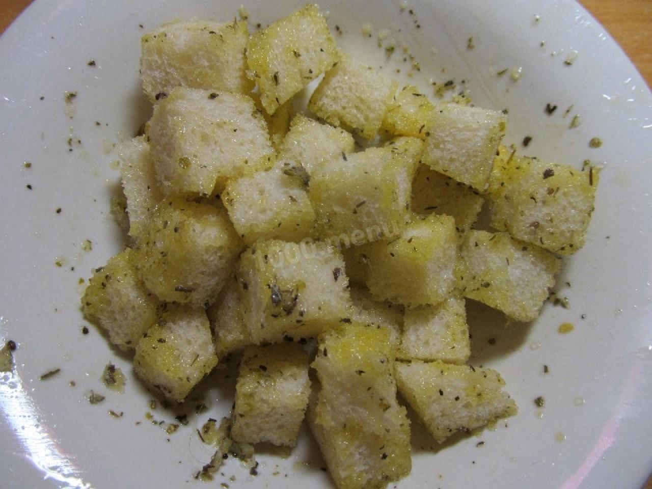 Шаг 2 приготовления Салат Ревнивец с сухариками, пекинской капустой, курицей