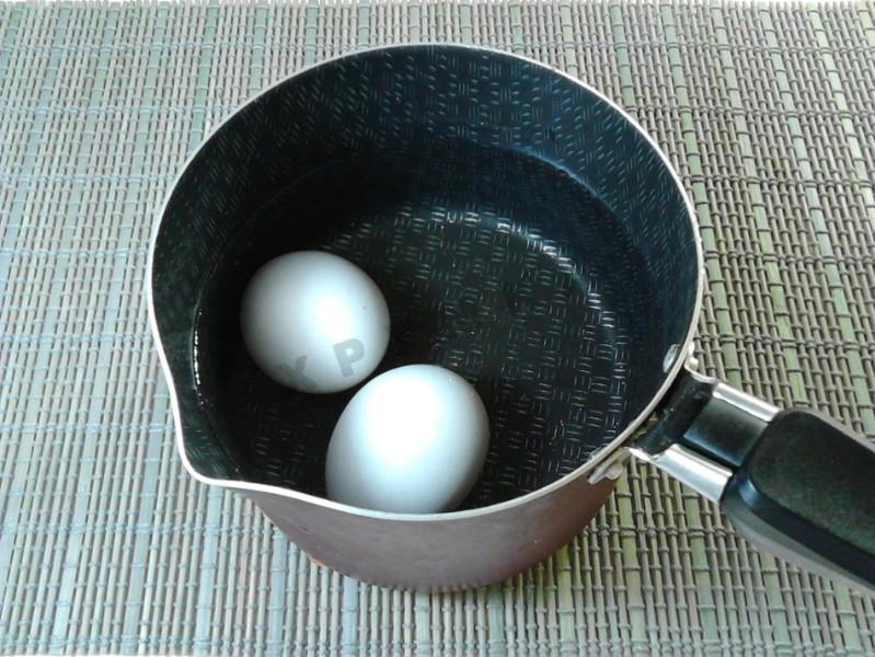 Шаг 2 приготовления Салат из квашеной капусты с картошкой огурцами