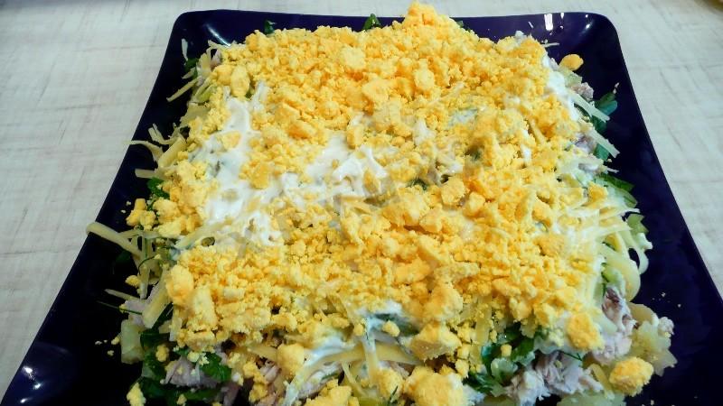 Шаг 11 приготовления Салат Сугроб с курицей, картофелем и болгарским перцем
