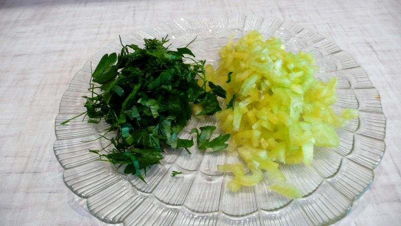 Шаг 3 приготовления Салат Сугроб с курицей, картофелем и болгарским перцем