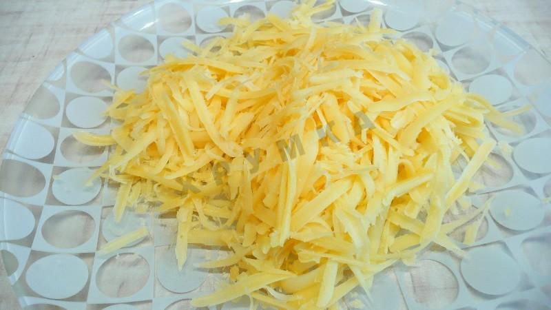 Шаг 5 приготовления Салат Сугроб с курицей, картофелем и болгарским перцем