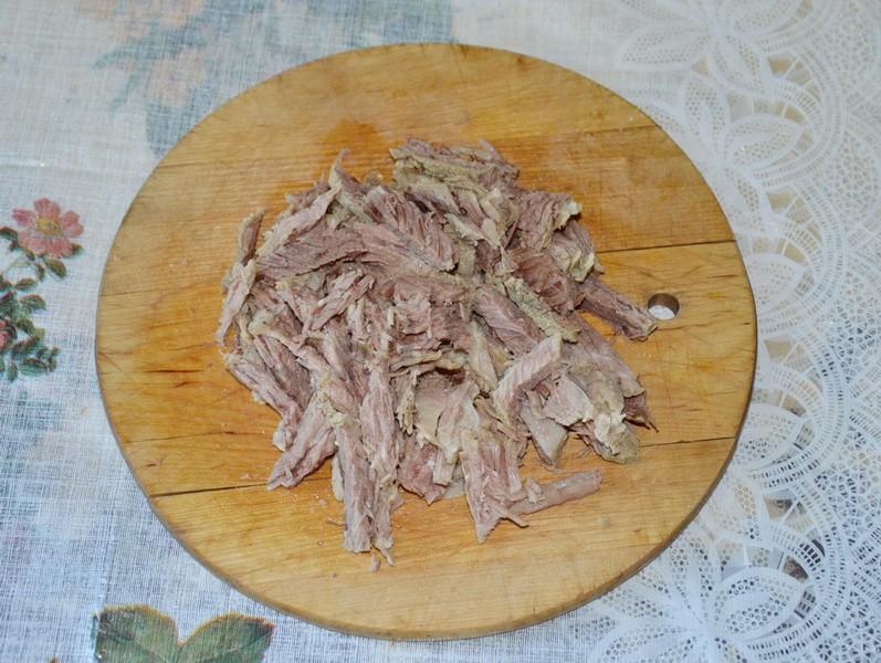 Шаг 4 приготовления Салат с соевым соусом говядиной огурцами