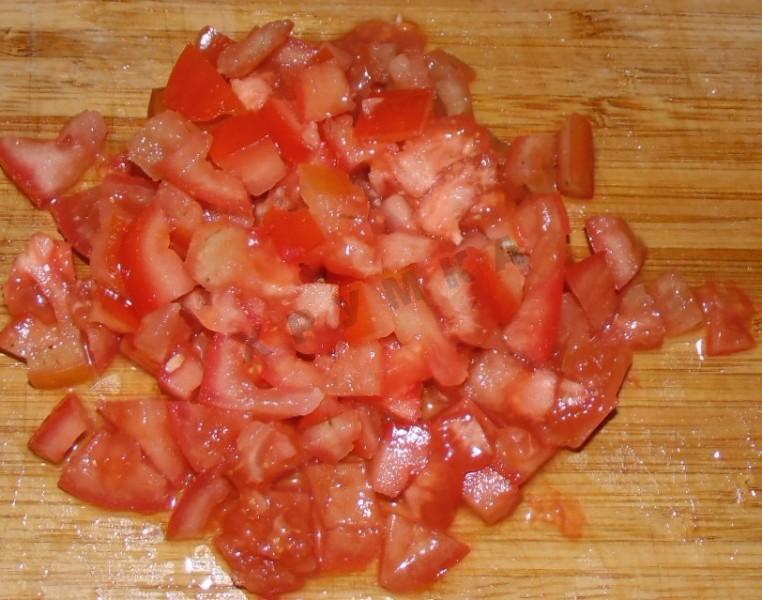 Шаг 3 приготовления Салат с копченой курицей помидорами корейской морковью