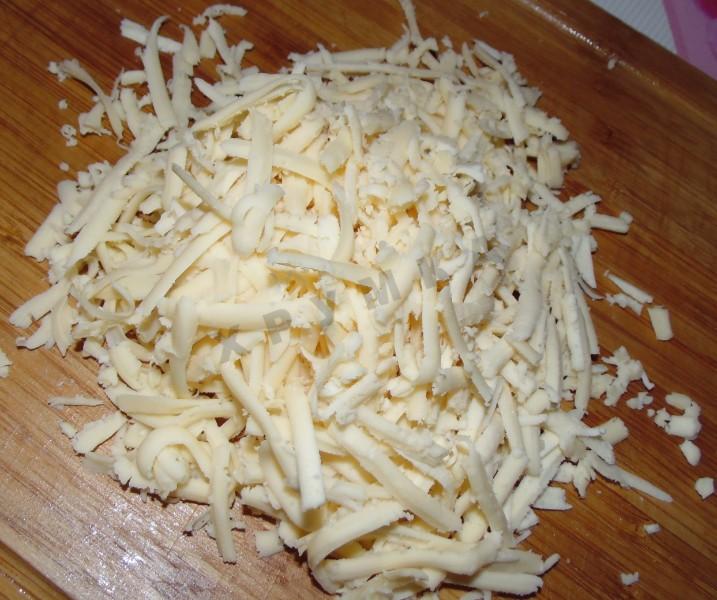 Шаг 4 приготовления Салат с копченой курицей помидорами корейской морковью